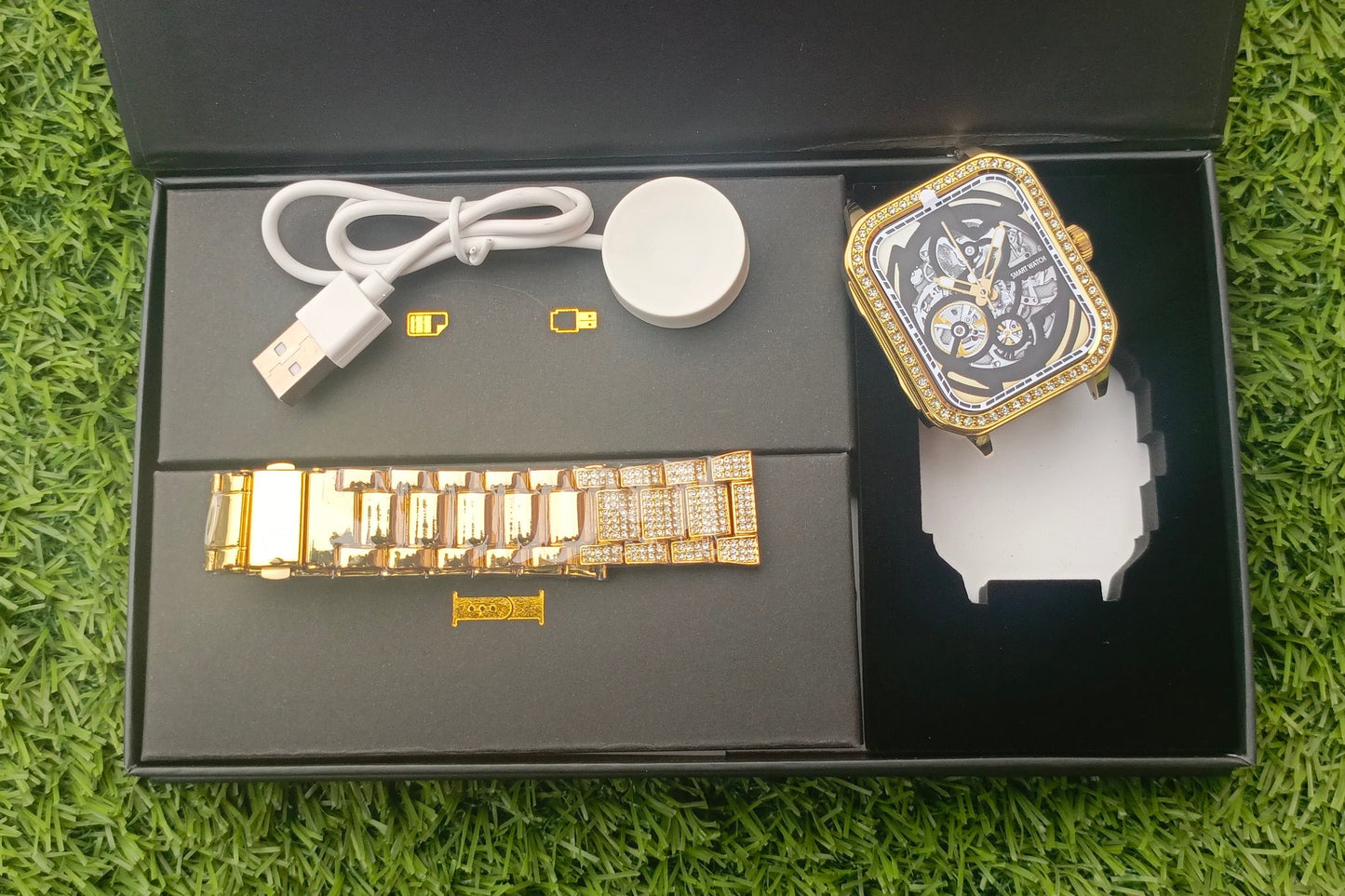 Luxury Golden Smartwatch