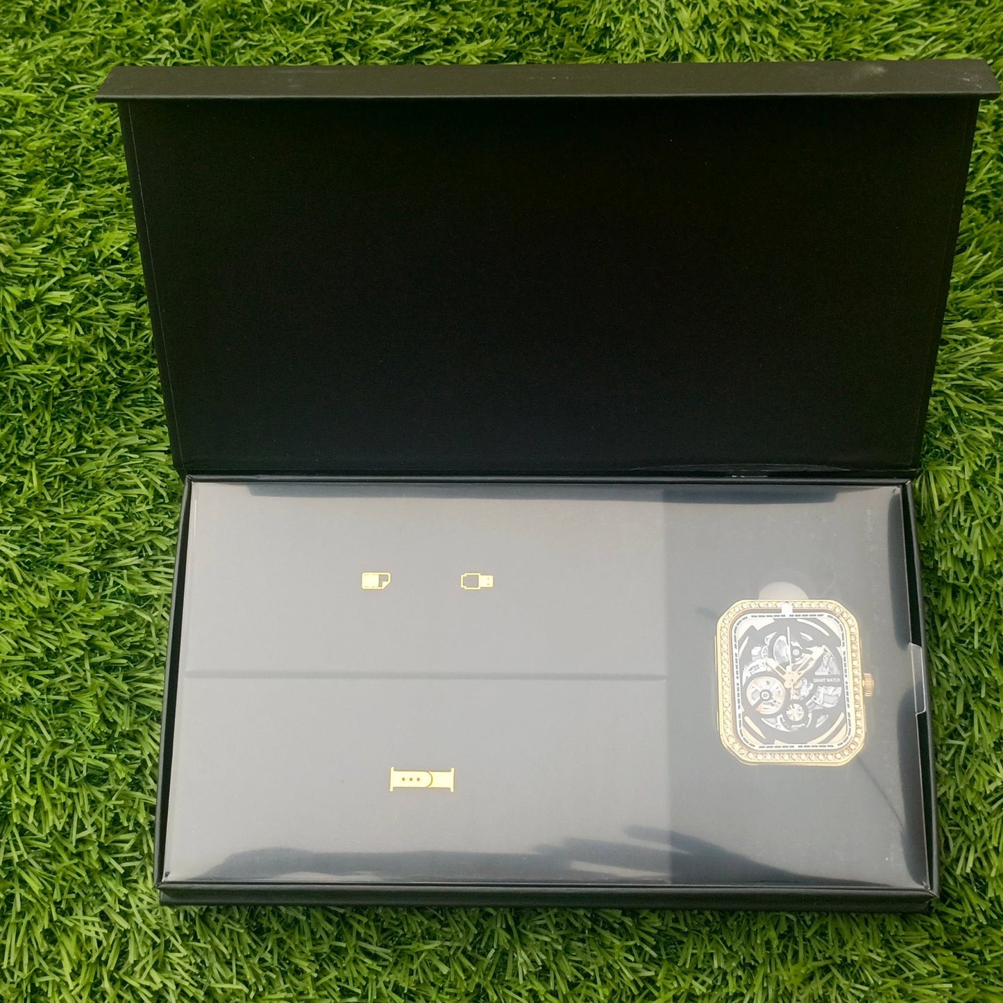 Luxury Golden Smartwatch