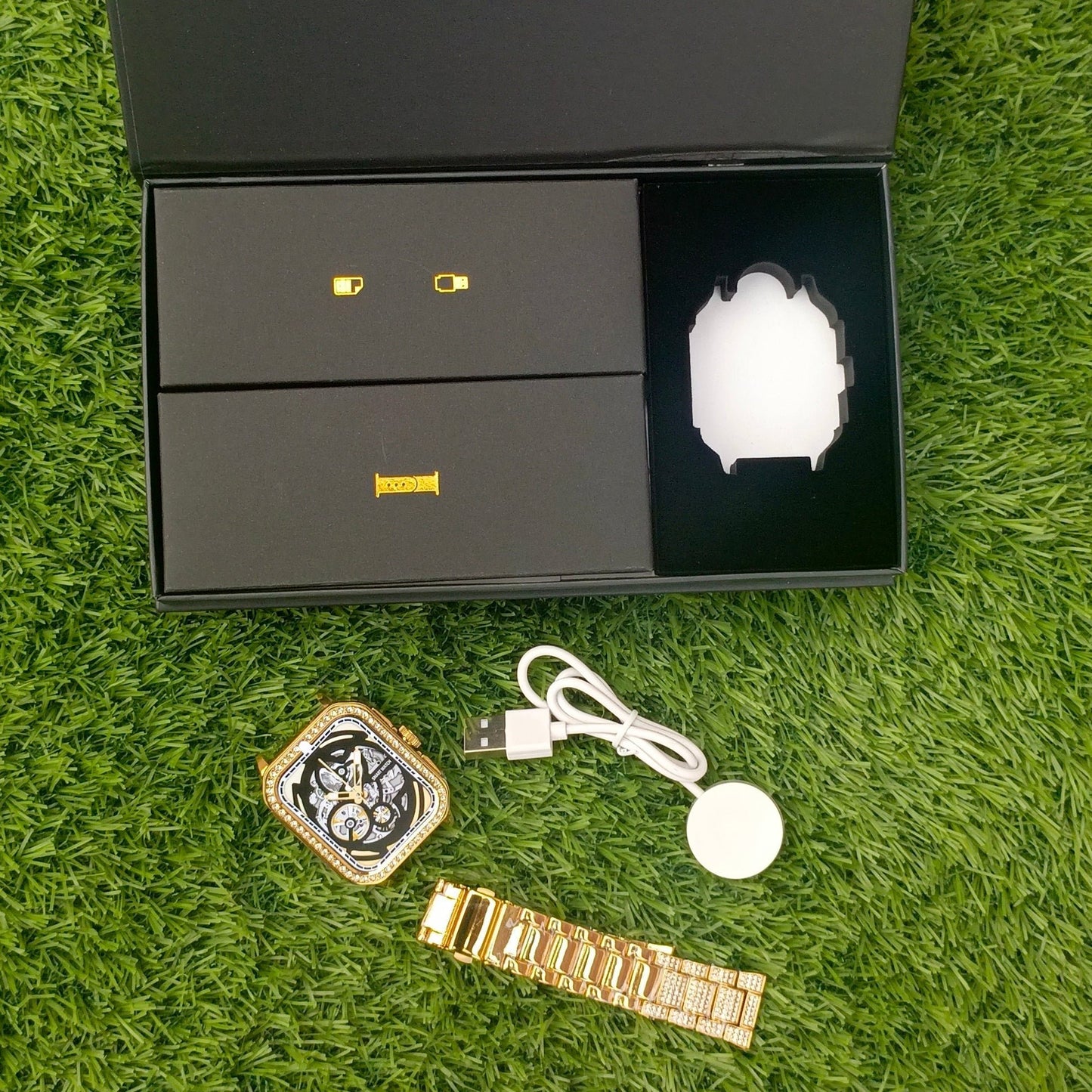 Luxury Golden Smartwatch